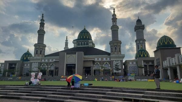 Jadwal Sholat Kabupaten Tasikmalaya, Selasa 3 Oktober 2023 atau 18 Rabiul Awal 1445 Hijriah Jadwal Sholat Kabupaten Tasikmalaya, Selasa 3 Oktober 2023 atau 18 Rabiul Awal 1445 Hijriah