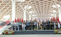 Bey Machmudin Dampingi Presiden Jokowi Resmikan Kereta Tercepat di Asia Tenggara