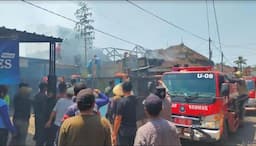 Lupa Matikan Kompor! Rumah Warga Di Malang Ludes Terbakar