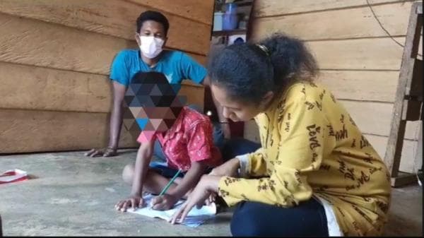 Murid SD di Buton Menjadi Korban Bullying Dipaksa Meminum Air Kencing oleh 4 Seniornya Murid SD di Buton Menjadi Korban Bullying Dipaksa Meminum Air Kencing oleh 4 Seniornya