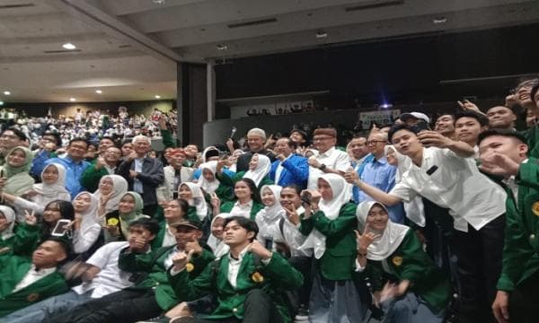Meriah, Ganjar Pranowo Beri Kuliah Umum pada Mahasiswa Baru Universitas Pasundan Bandung Meriah, Ganjar Pranowo Beri Kuliah Umum pada Mahasiswa Baru Universitas Pasundan Bandung