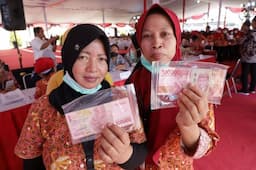 Wali Kota Surabaya Serahkan BLT Dana Bagi Hasil Cukai Tembakau, Ini Pekerja yang dapat Bantuan