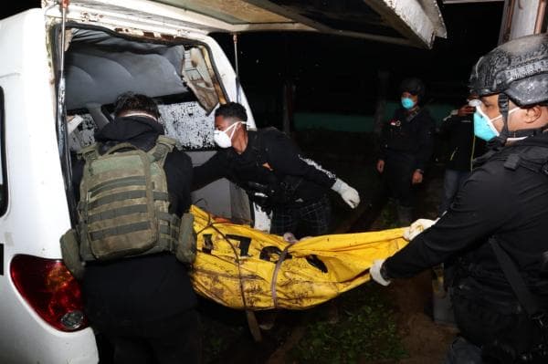 Proses Evakuasi 5 Jenazah KKB di Pegunungan Bintang Selesai Proses Evakuasi 5 Jenazah KKB di Pegunungan Bintang Selesai