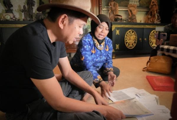 Guru SD di Tasikmalaya Diminta Pensiun Oleh Kepseknya karena Dianggap Gila, Ngadu ke Dedi Mulyadi Guru SD di Tasikmalaya Diminta Pensiun Oleh Kepseknya karena Dianggap Gila, Ngadu ke Dedi Mulyadi