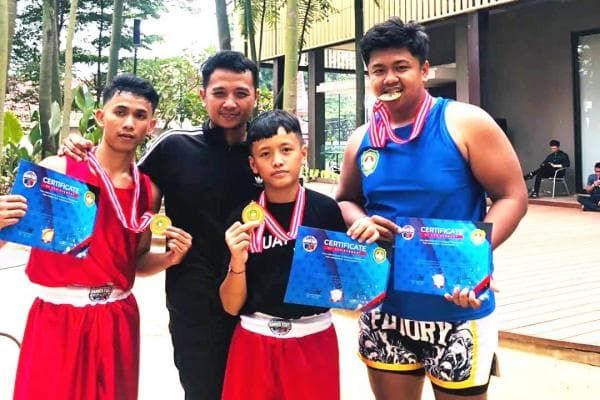 Prestasi Gemilang: Enam Petinju Hero Fight Camp Kota Cilegon Bersinar di Ajang Hammer Fight Prestasi Gemilang: Enam Petinju Hero Fight Camp Kota Cilegon Bersinar di Ajang Hammer Fight