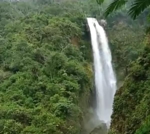 Menikmati Keindahan Alam Curug Agung Gunung Galunggung, Destinasi Wisata Tersembunyi di Tasikmalaya Menikmati Keindahan Alam Curug Agung Gunung Galunggung, Destinasi Wisata Tersembunyi di Tasikmalaya