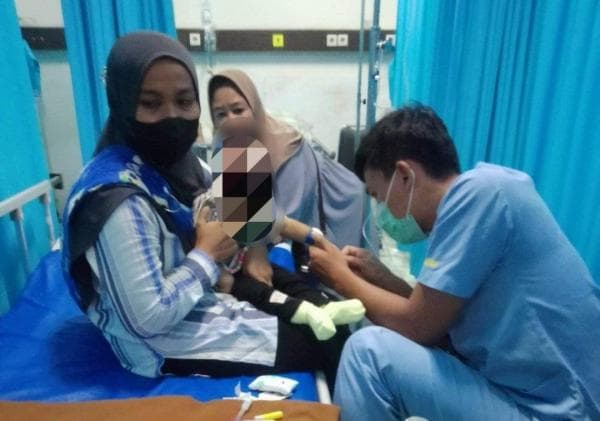 Respon Informasi Warga, Pemdes Cigugur Kaler Subang Bawa Anak Tak Miliki Tempurung Kepala ke RS Respon Informasi Warga, Pemdes Cigugur Kaler Subang Bawa Anak Tak Miliki Tempurung Kepala ke RS