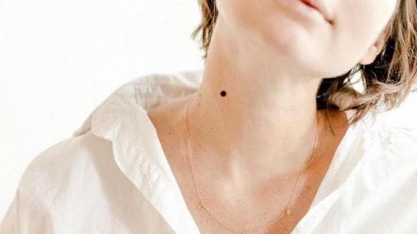 5 Arti Tahi Lalat di Leher, Di antaranya Menandakan Penyayang 5 Arti Tahi Lalat di Leher, Di antaranya Menandakan Penyayang