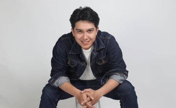 Aktor Sidik Eduard Banting Setir Jualan Cilok di Pinggir Jalan, Ini Profil dan Perjalanan Kariernya Aktor Sidik Eduard Banting Setir Jualan Cilok di Pinggir Jalan, Ini Profil dan Perjalanan Kariernya