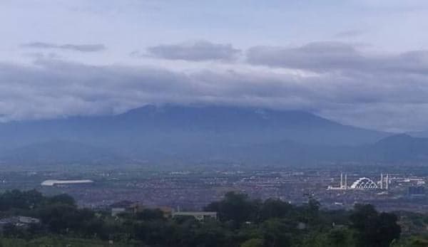 Misteri Gunung Malabar yang Penuh Kisah Horor, Raibnya Kerajaan Malabar Misteri Gunung Malabar yang Penuh Kisah Horor, Raibnya Kerajaan Malabar