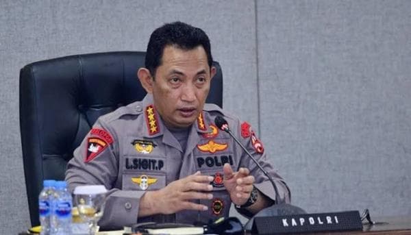 Empat Kapolda Bergeser dalam Mutasi Kapolri Terbaru Empat Kapolda Bergeser dalam Mutasi Kapolri Terbaru