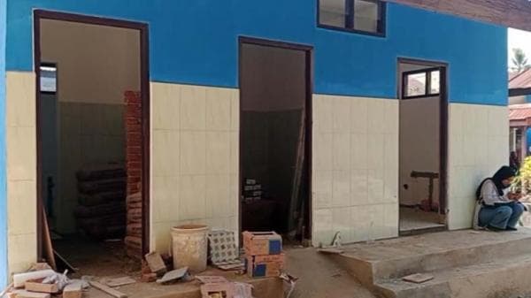 Viral Penampakan 3 Toilet di SMP Pangkep Rp495,2 Juta, Dana dari APBN Belum Selesai Dibangun Viral Penampakan 3 Toilet di SMP Pangkep Rp495,2 Juta, Dana dari APBN Belum Selesai Dibangun