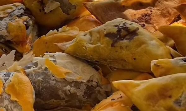 Cobain Jajanan Pisang Molen Jumbo Ponorogo, Enak dan Bikin Kenyang Cobain Jajanan Pisang Molen Jumbo Ponorogo, Enak dan Bikin Kenyang