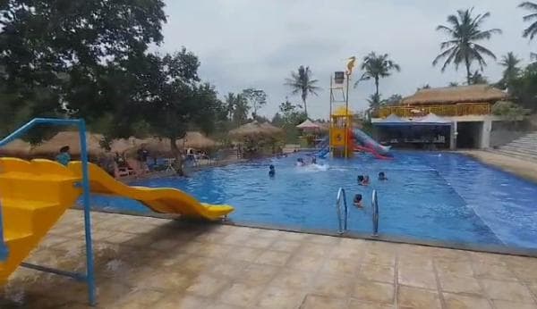 Kolam Renang Kafe Boy Destinasi Wisata Keluarga Paling Murah di Cilegon, Gazebo Ala Baduy Gratis Kolam Renang Kafe Boy Destinasi Wisata Keluarga Paling Murah di Cilegon, Gazebo Ala Baduy Gratis
