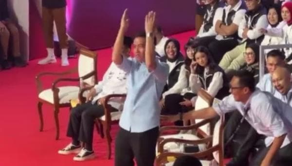 Viral! Gibran Rakabuming Raka Terpancing Emosi saat Singgung Putusan MK, Begini Reaksinya Viral! Gibran Rakabuming Raka Terpancing Emosi saat Singgung Putusan MK, Begini Reaksinya