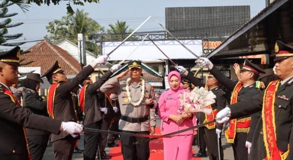 AKBP Bayu Catur Prabowo Resmi Pimpin Polres Tasikmalaya Gantikan Suhardi Hery Haryanto AKBP Bayu Catur Prabowo Resmi Pimpin Polres Tasikmalaya Gantikan Suhardi Hery Haryanto