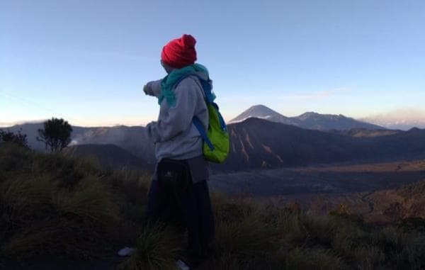 6 Bukit Paling Angker di Indonesia dengan Pemandangan yang Indah 6 Bukit Paling Angker di Indonesia dengan Pemandangan yang Indah