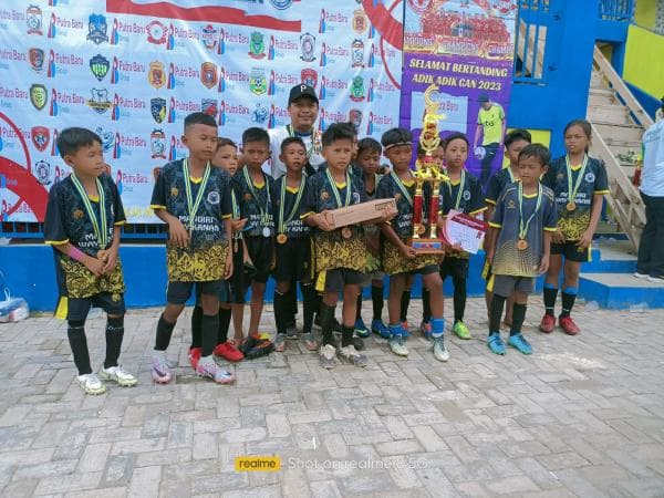 Piala Garuda Anak Nusantara SSB Way Kanan Raih Peringkat 4, Coach Yobi dapat Gelar Pelatih Terbaik Piala Garuda Anak Nusantara SSB Way Kanan Raih Peringkat 4, Coach Yobi dapat Gelar Pelatih Terbaik