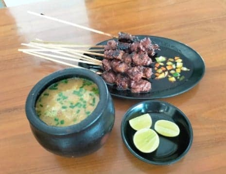 Ini Dia Empal Gentong H. Irwan Paling Enak di Cirebon Selalu Diserbu Pengunjung Ini Dia Empal Gentong H. Irwan Paling Enak di Cirebon Selalu Diserbu Pengunjung