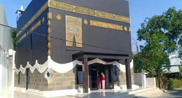 Viral dan Bikin Takjub, di Jepara ada Masjid Menyerupai Ka'bah Viral dan Bikin Takjub, di Jepara ada Masjid Menyerupai Ka'bah