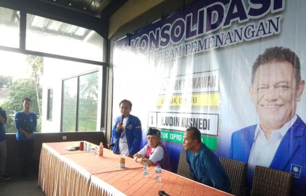 Caleg PAN Kuningan Siapkan Seribuan Relawan Dukung Herry Dermawan di DPR RI Caleg PAN Kuningan Siapkan Seribuan Relawan Dukung Herry Dermawan di DPR RI