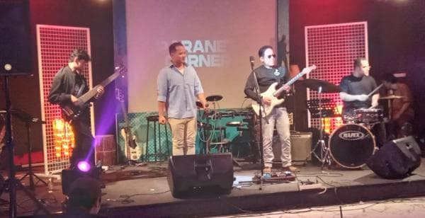 Penampilan Ginda Bestari Pukau Penikmat Musik Blues di Kota Banjar Penampilan Ginda Bestari Pukau Penikmat Musik Blues di Kota Banjar
