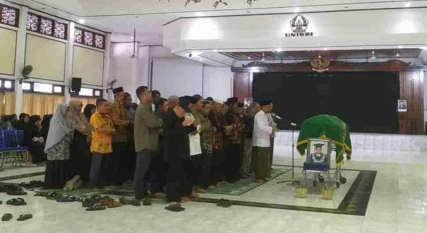 UNISRI Berduka, Prof. Dr. Sugiaryo Guru Besar Meninggal Dunia UNISRI Berduka, Prof. Dr. Sugiaryo Guru Besar Meninggal Dunia