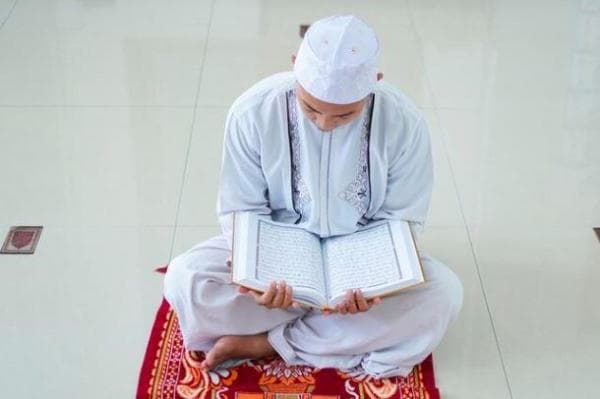 Khasiat Ayat Seribu Dinar dan Cara Mengamalkannya, Tulisan Arab, Latin, Artinya Khasiat Ayat Seribu Dinar dan Cara Mengamalkannya, Tulisan Arab, Latin, Artinya