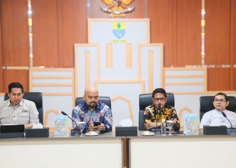 Aplikasi SEPAKAT Kolaborasi Pemkot dan Bappenas Turunkan Kemiskinan di Kota Cirebon Aplikasi SEPAKAT Kolaborasi Pemkot dan Bappenas Turunkan Kemiskinan di Kota Cirebon