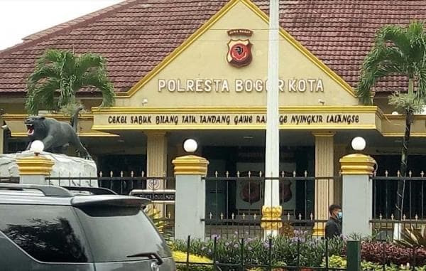 Pabrik Narkoba di Apartemen Dramaga Bogor Digerebek, Polisi Sita 12 Kg Tembakau Sintetis Pabrik Narkoba di Apartemen Dramaga Bogor Digerebek, Polisi Sita 12 Kg Tembakau Sintetis