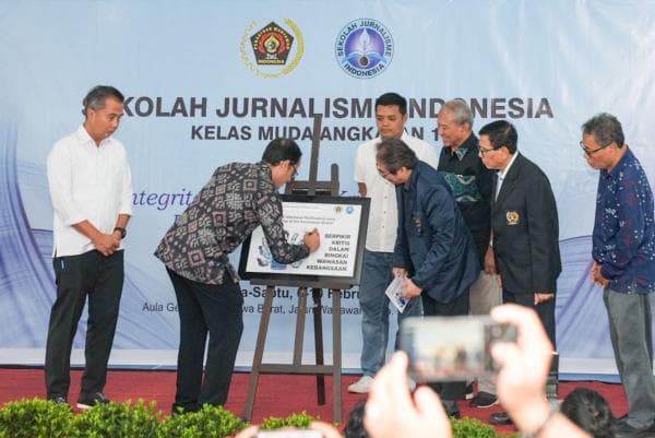 Menteri Nadiem Dukung Program Sekolah Jurnalisme Indonesia dan Implementasi Praktisi Mengajar