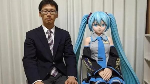 Fictophilia: Mengenali dan Mengatasi Ketertarikan pada Karakter Fiksi Fictophilia: Mengenali dan Mengatasi Ketertarikan pada Karakter Fiksi