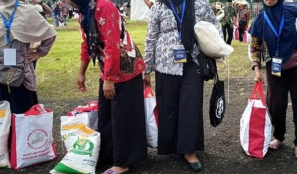 Bansos Beras 10 kg Resmi Dihentikan Sementara Pemerintah, Ini Alasannya Bansos Beras 10 kg Resmi Dihentikan Sementara Pemerintah, Ini Alasannya