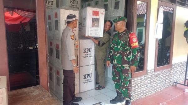 Logistik Pemilu Didistribusikan ke Kantor Kelurahan Mekarsari, TNI dan Polri Bakal Jaga Kelurahan