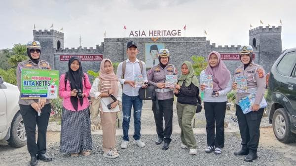 Selama Libur, Ditlantas Polda Riau Sampaikan Pesan Pemilu Damai di Lokasi Wisata