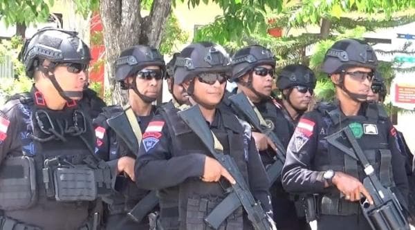 19 TPS Kategori Rawan, Personel Brimob Kompi  Batalyon A Pelopor Disiagakan di Timor Tengah Utara