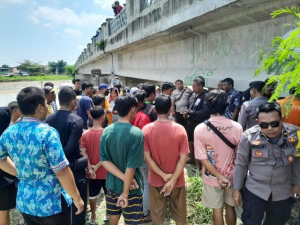 Seorang Pria Tewas Bunuh Diri di Jembatan Waru Semarang Karena Perkara Warisan Seorang Pria Tewas Bunuh Diri di Jembatan Waru Semarang Karena Perkara Warisan