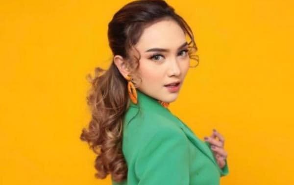 Potret Seksi dan Cantik Pedangdut Jihan Audy Bikin Netizen Heboh Potret Seksi dan Cantik Pedangdut Jihan Audy Bikin Netizen Heboh