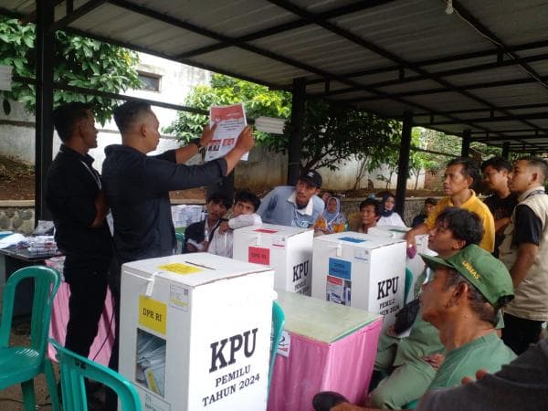 Pasangan Prabowo-Gibran Menang di Seluruh TPS Lingkungan Bolenglang RW 05 Kertasari Pasangan Prabowo-Gibran Menang di Seluruh TPS Lingkungan Bolenglang RW 05 Kertasari