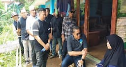 Dede Yusuf dan Saeful Bachri Beri Santunan bagi Keluarga Petugas TPS yang Meninggal