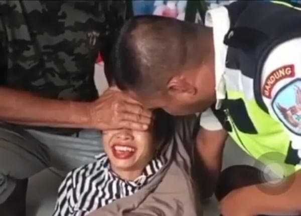 Merinding! Kesurupan Massal Terjadi di Pabrik Boneka Cianjur Merinding! Kesurupan Massal Terjadi di Pabrik Boneka Cianjur