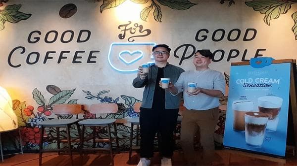 Sensasi Baru Ngopi Lucu! Djournal Coffee Hadirkan 3 Varian Baru dengan Cream Tebal nan Fluffy Sensasi Baru Ngopi Lucu! Djournal Coffee Hadirkan 3 Varian Baru dengan Cream Tebal nan Fluffy