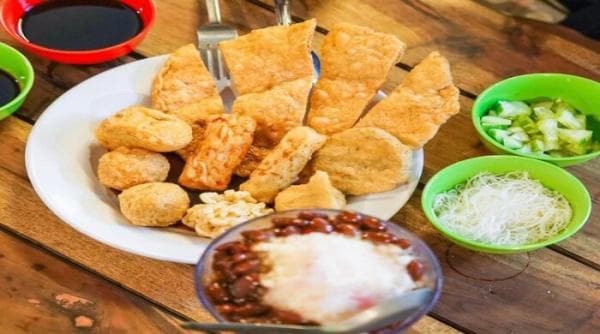 Wajib Coba, Ini Dia Tiga Kuliner Hidden Gem di The Hallway Space Bandung Wajib Coba, Ini Dia Tiga Kuliner Hidden Gem di The Hallway Space Bandung