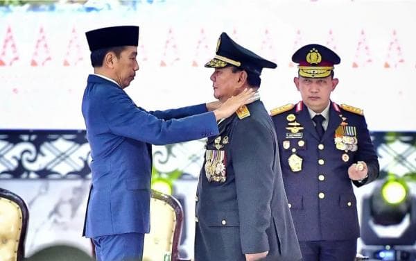 Jokowi Ungkap Alasan Pemberian Anugerah Pangkat Kehormatan Istimewa Jenderal TNI untuk Prabowo