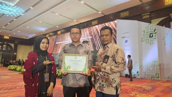 Pengumpul Zakat Terbaik, Pos Indonesia Raih Penghargaan Baznas Award 2024
