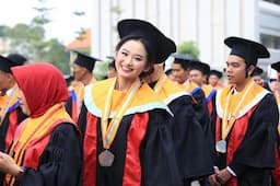 Ribuan Mahasiswa Untag Surabaya Rampung Kuliah, Ini Harapan Sang Rektor