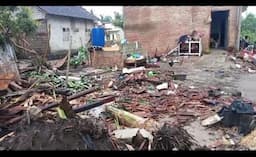Laskar Lampung Pinta Bupati Lamtim Turun dan Berikan Bantuan Warga Terkena Angin Puting Beliung
