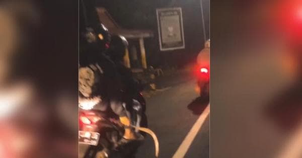 Viral Video Kelompok Pemuda Konvoi Bawa Celurit di Ponorogo, Polisi Amankan 6 Orang Viral Video Kelompok Pemuda Konvoi Bawa Celurit di Ponorogo, Polisi Amankan 6 Orang