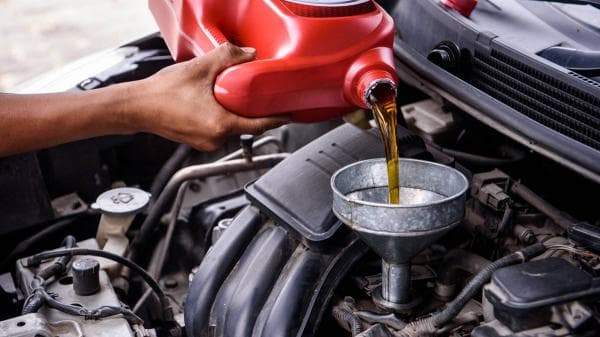 Kenali Penyebab dan Cara Mengatasi Oli Kendaraan yang Rembes Kenali Penyebab dan Cara Mengatasi Oli Kendaraan yang Rembes