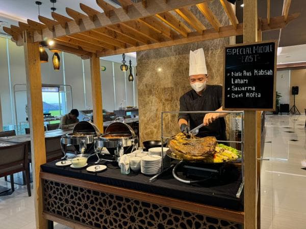 Hotel Santika Gresik Hadirkan Pengalaman Berbuka Puasa Luar Biasa dengan Bazar Ramadhan In Madinah